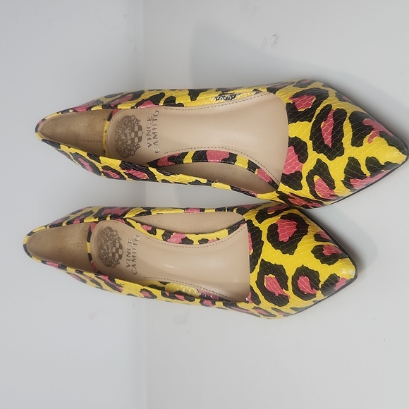 Vince Camuto Treesha painterly python-embossed Print Point-toe Pump - Picture 3 of 9